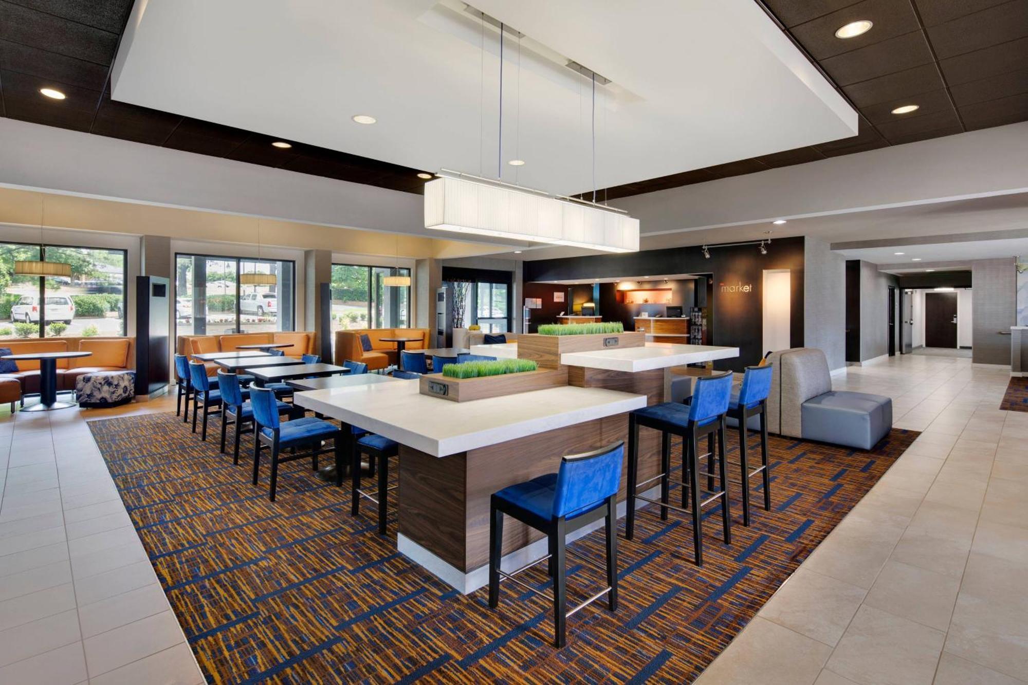 Отель Courtyard Atlanta Norcross/Peachtree Corners Экстерьер фото