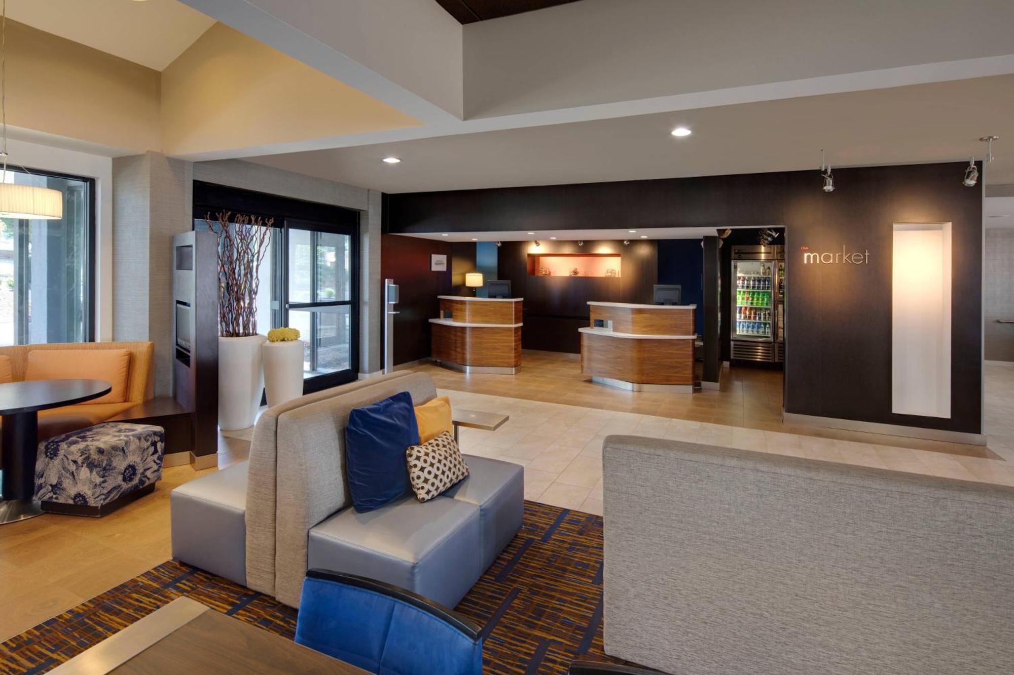 Отель Courtyard Atlanta Norcross/Peachtree Corners Экстерьер фото
