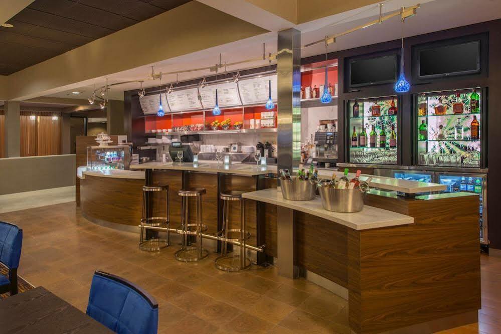 Отель Courtyard Atlanta Norcross/Peachtree Corners Экстерьер фото
